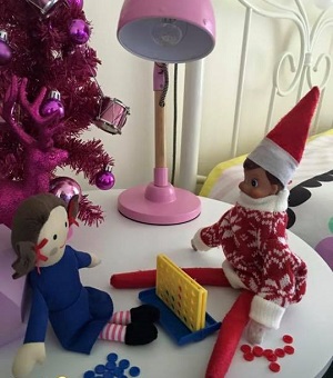 elf and jemima playing connect 4
